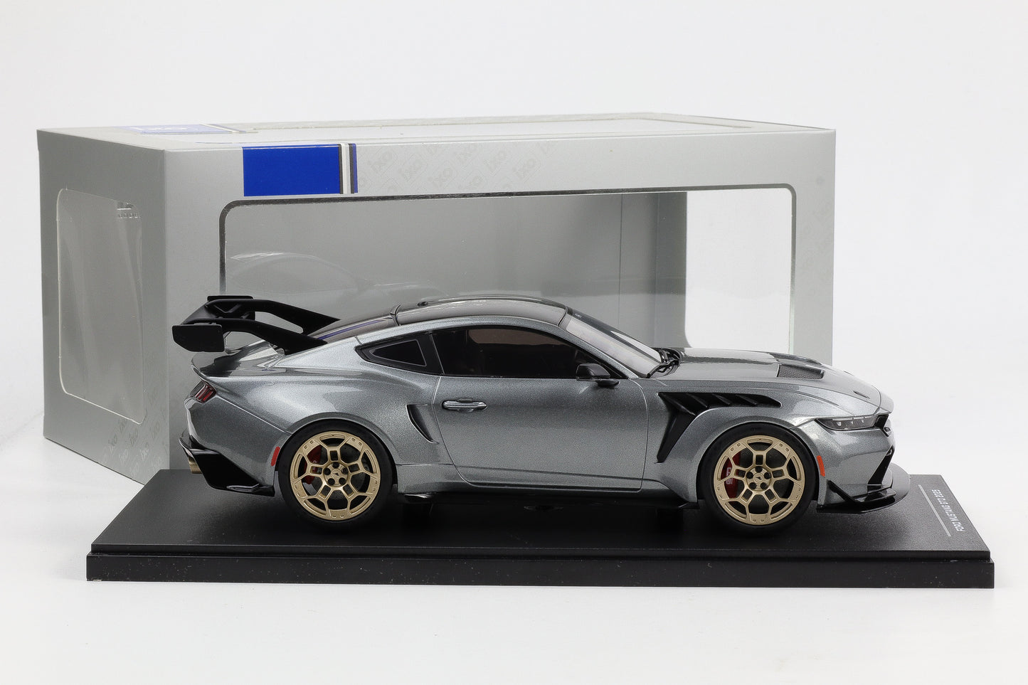 1:18 IXO Ford Mustang GTD V8 Performance Supercar 2025 silver-grey metallic diecast