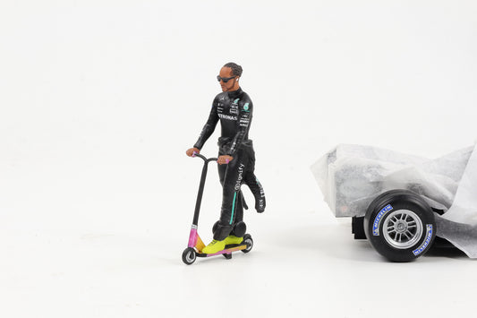 1:18 Cartrix Figur F1 Hamilton Skate Scooter 2021 Figuren Diorama Formel 1