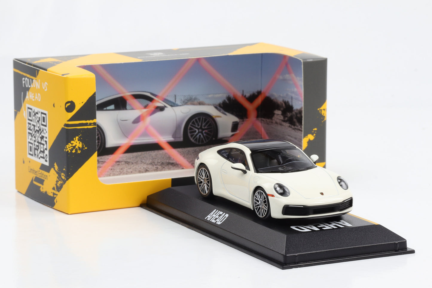 1:43 Porsche 911 992 Carrera 4S gialla Minichamps WAP 020 172 OK