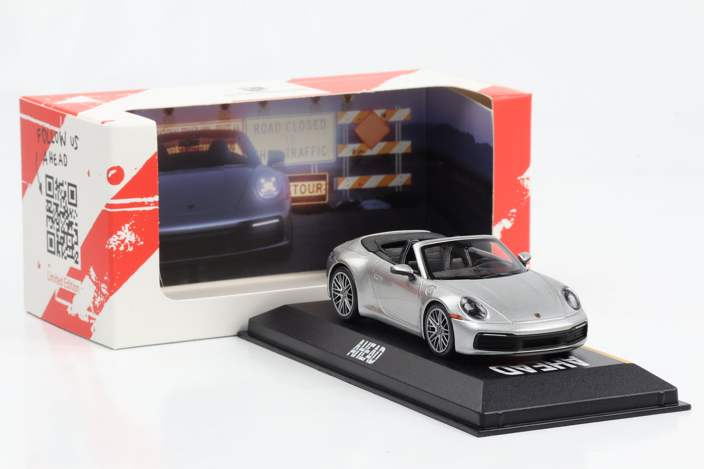 1:43 Porsche 911 992 Carrera 4S amarillo Minichamps WAP 020 172 OK