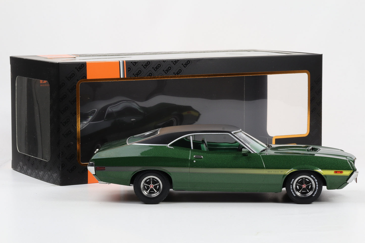 1:18 IXO Ford Gran Torino Movie Eastwood Sport 2-Door 1972 greenmetallic