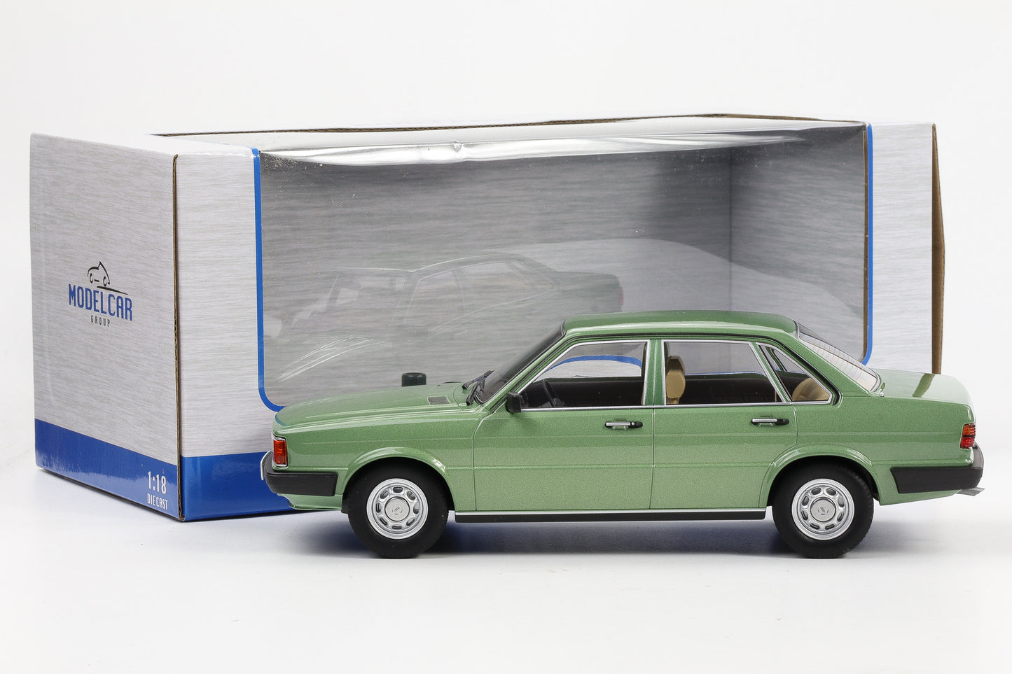 1:18 MCG Audi 80 B2 1978 hellgrün metallic diecast