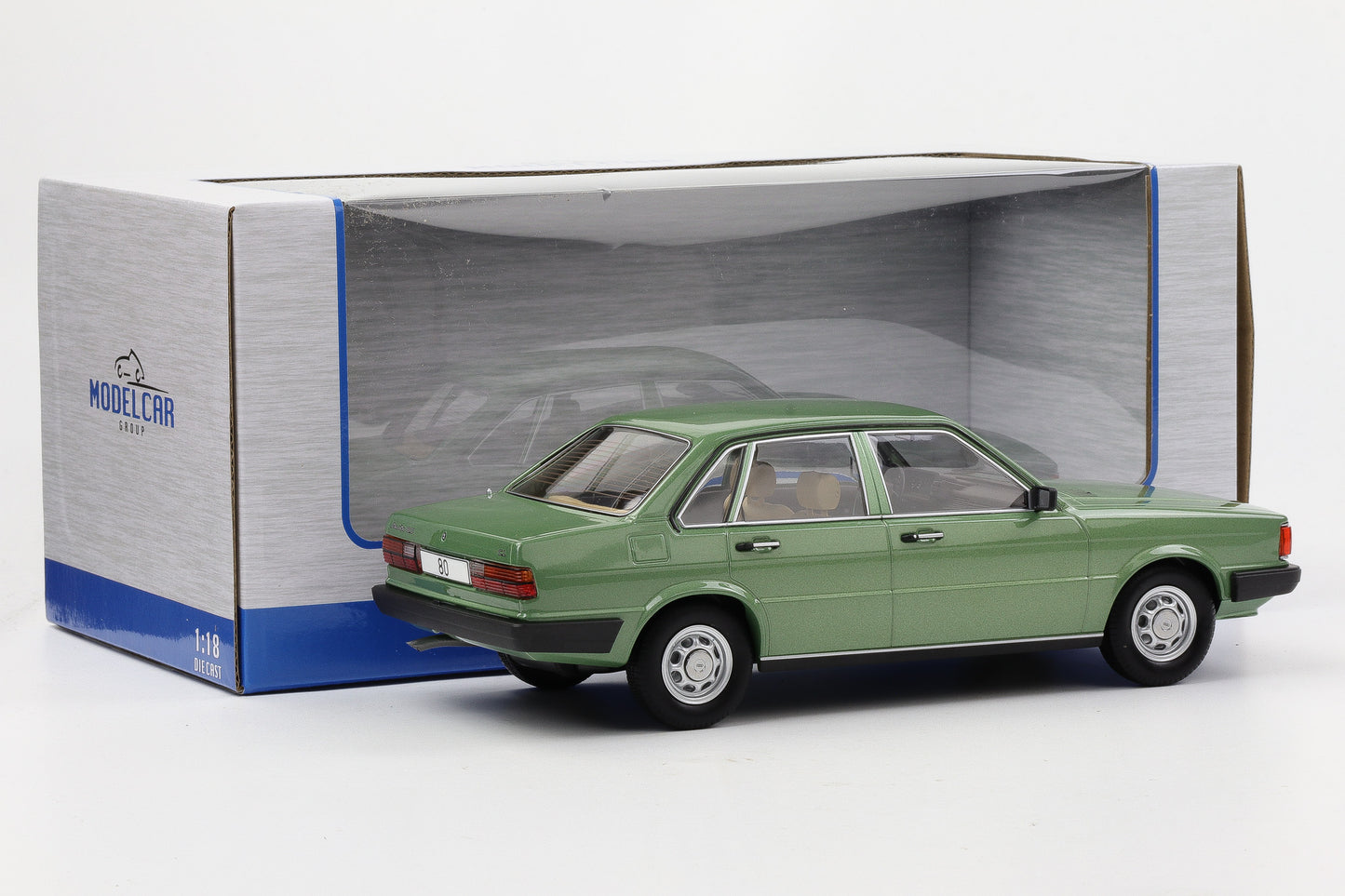 1:18 MCG Audi 80 B2 1978 hellgrün metallic diecast