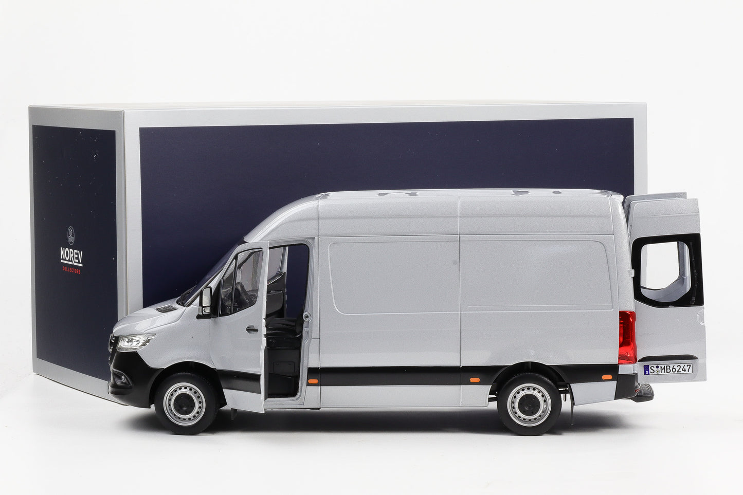1:18 Norev Mercedes Benz Sprinter Bus Transporter 2018 silber 183424