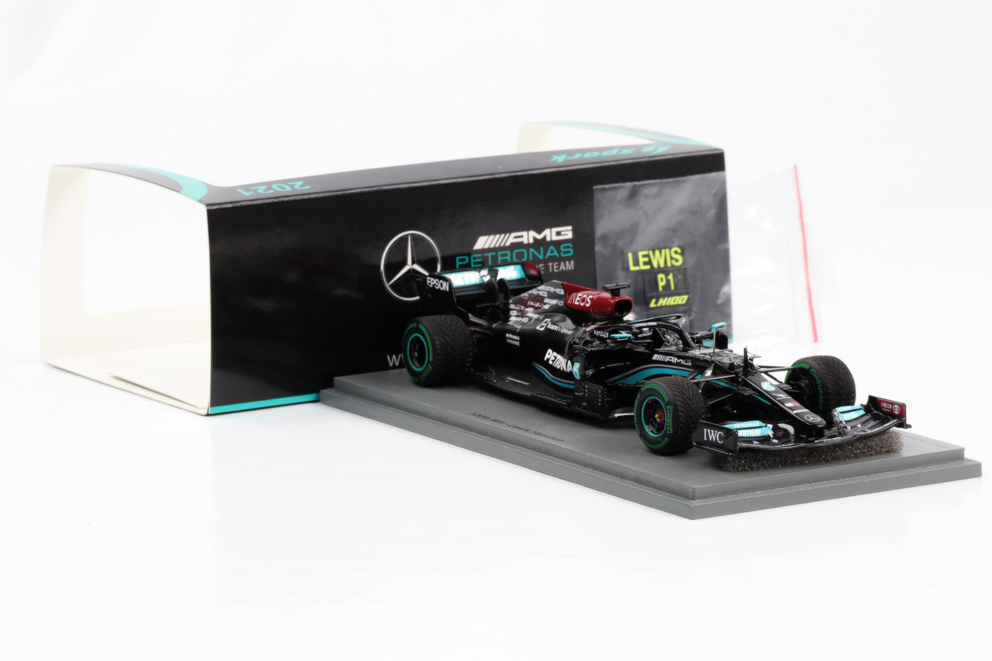 1:43 Mercedes-AMG Petronas F1 #44 W12 Hamilton Winner Russian GP 2021 Spark