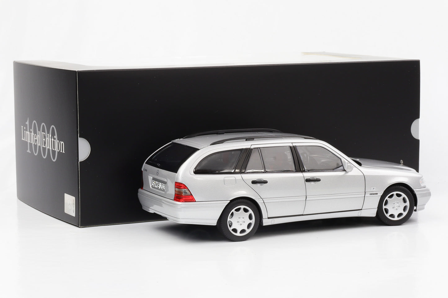 1:18 Mercedes-Benz C 200 T-Modell Kombi S202 brillantsilber 1997 Norev Dealer limited