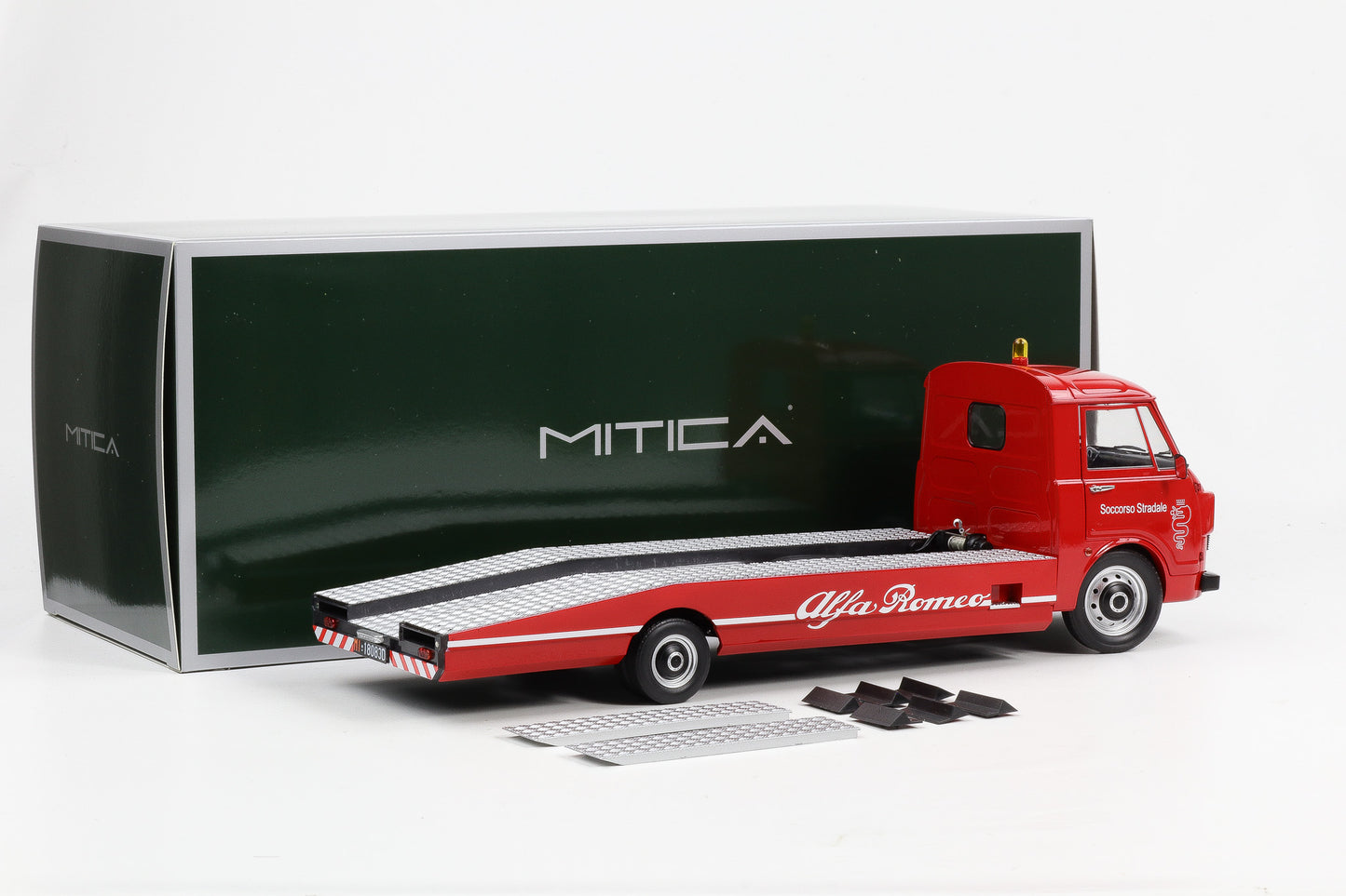 1:18 Mitica Alfa Romeo A12 F12 Car Hauler Transporter LKW 1977 rot