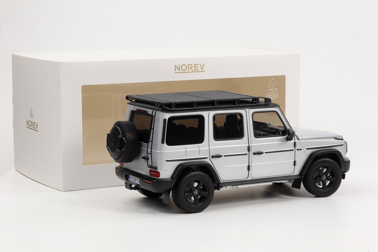 1:18 Norev Mercedes G-Klasse G500 AMG Line W463 Professional Line iridiumsilber 2024