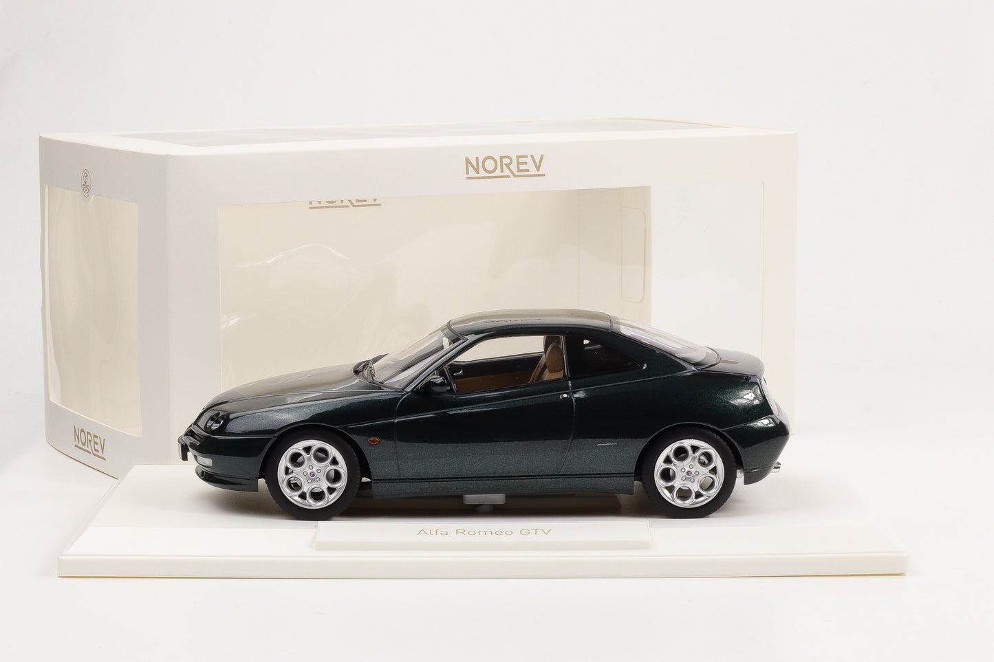 1:18 Norev Alfa Romeo GTV Gran Turismo Veloce Coupe 2.0 16V 2001 grün metallic