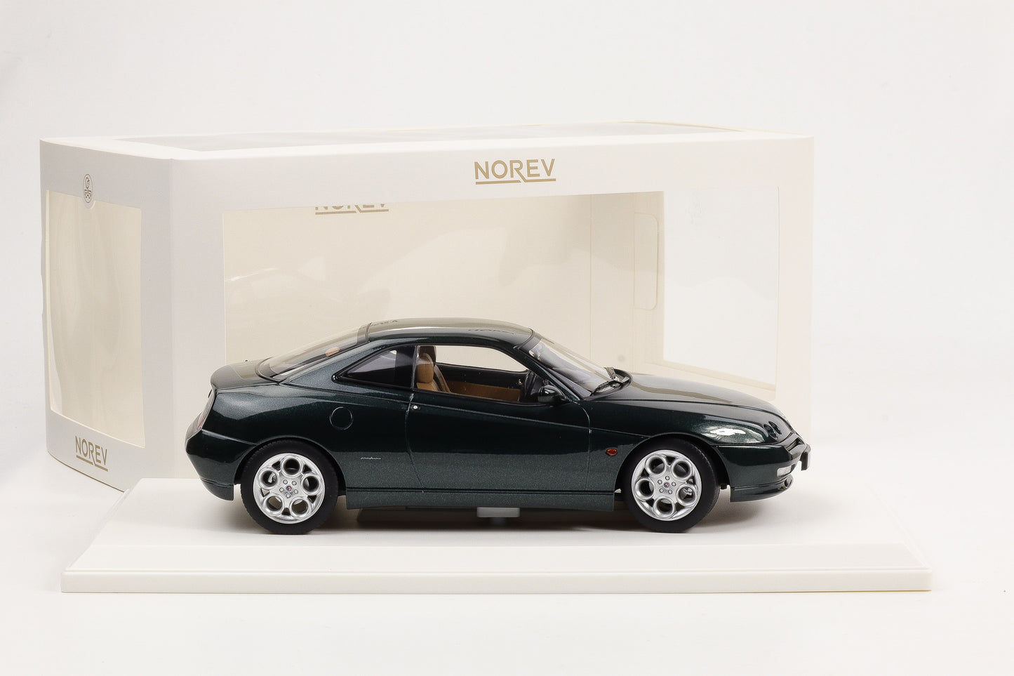 1:18 Norev Alfa Romeo GTV Gran Turismo Veloce Coupe 2.0 16V 2001 grün metallic