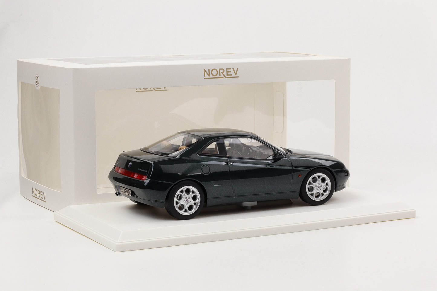 1:18 Norev Alfa Romeo GTV Gran Turismo Veloce Coupe 2.0 16V 2001 grün metallic