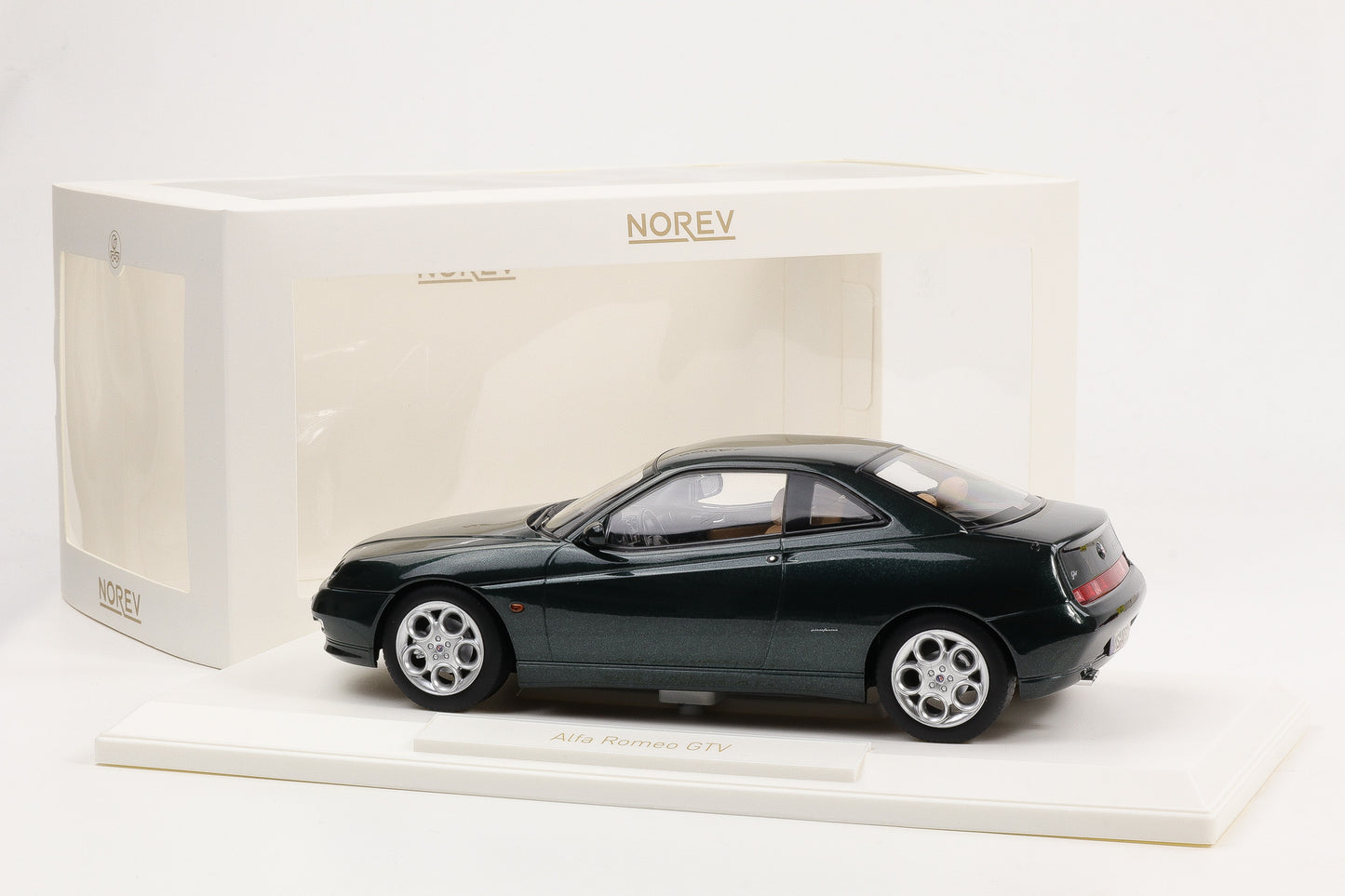 1:18 Norev Alfa Romeo GTV Gran Turismo Veloce Coupe 2.0 16V 2001 grün metallic