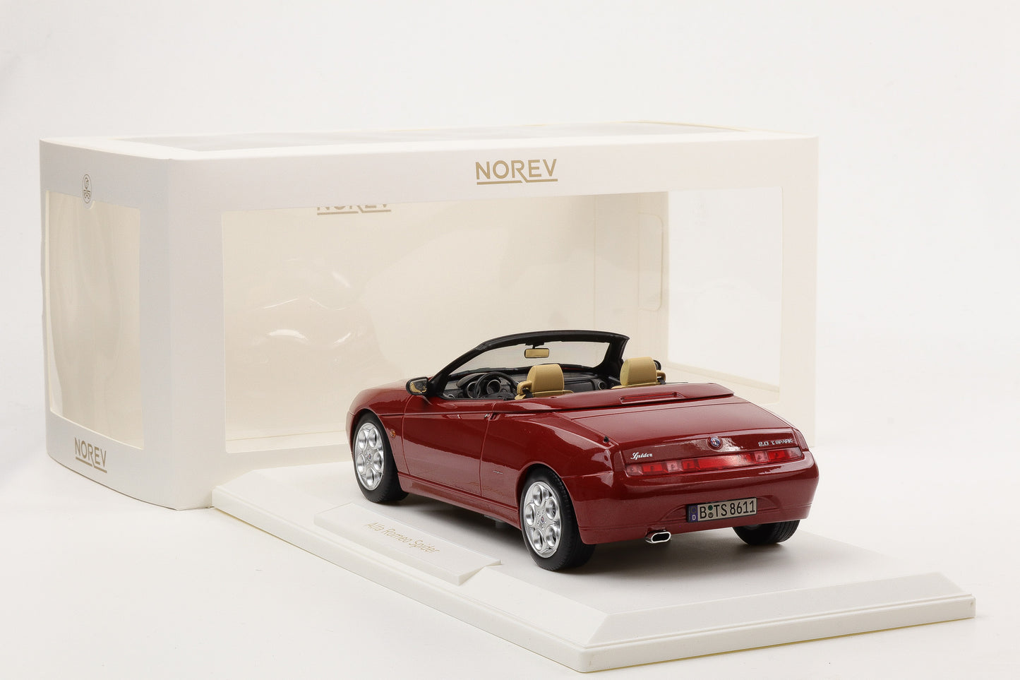 1:18 Norev Alfa Romeo GTV Spider 2.0 T.Spark red metallic 1999 with Softtop