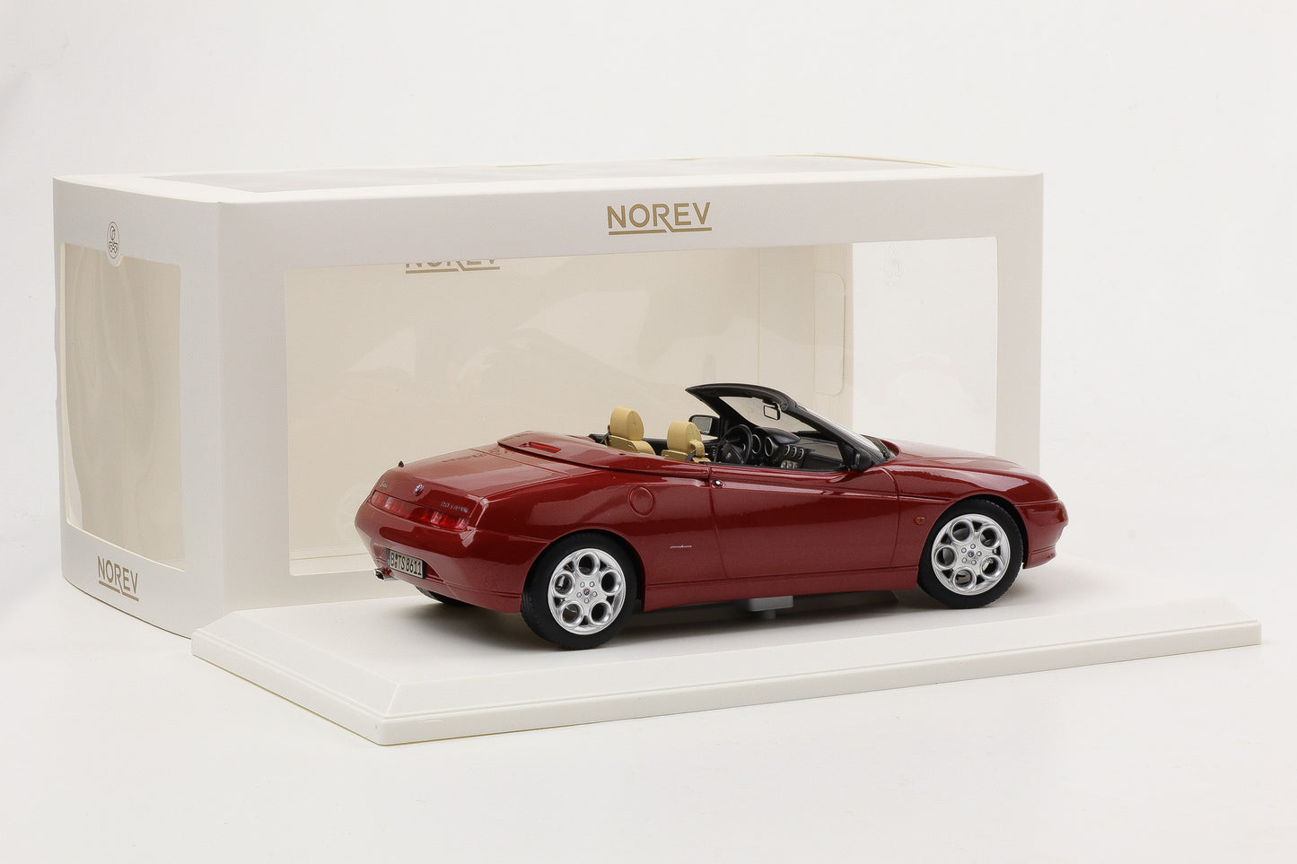 1:18 Norev Alfa Romeo GTV Spider 2.0 T.Spark red metallic 1999 with Softtop