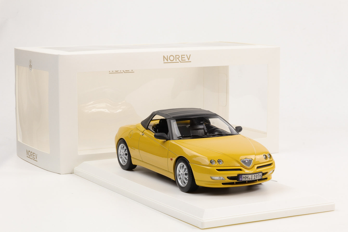 1:18 Norev Alfa Romeo GTV Spider 2.0 T.Spark Zoe Yellow 1999 with Softtop 150pcs