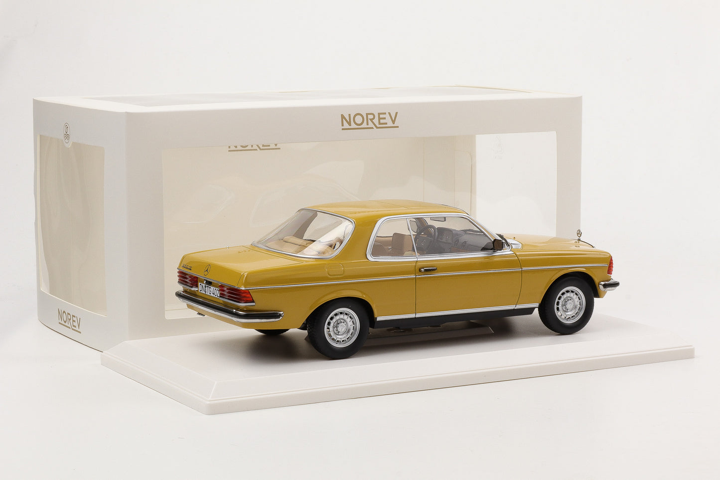 1:18 Norev Mercedes-Benz 280 CE C123 Coupe Saharagelb 183985 diecast