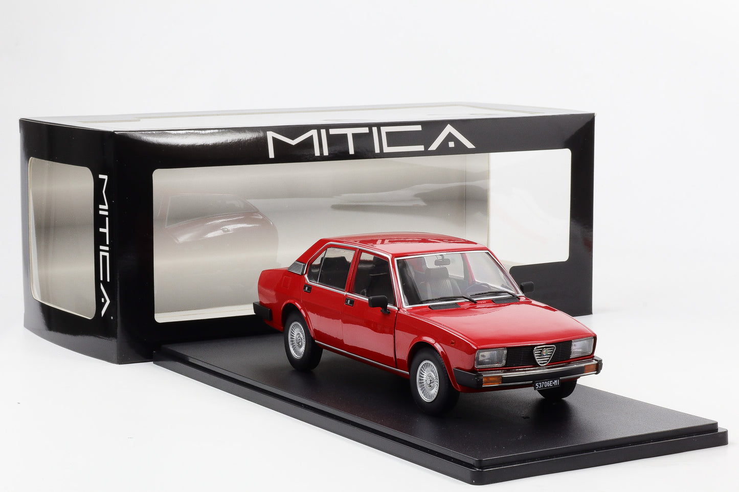 1:18 Mitica Alfa Romeo Alfetta Berlina 2000L 1978 rosso alfa 501 red