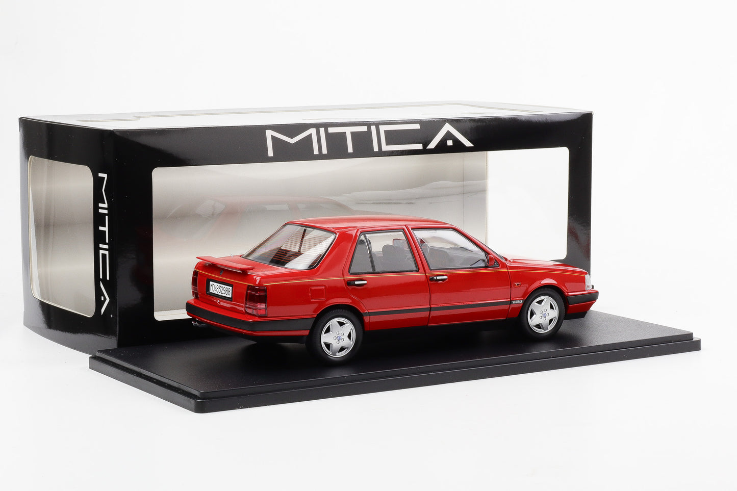 1:18 Mitica Lancia Thema 8.32 Ferrari 1988 Ferrari red