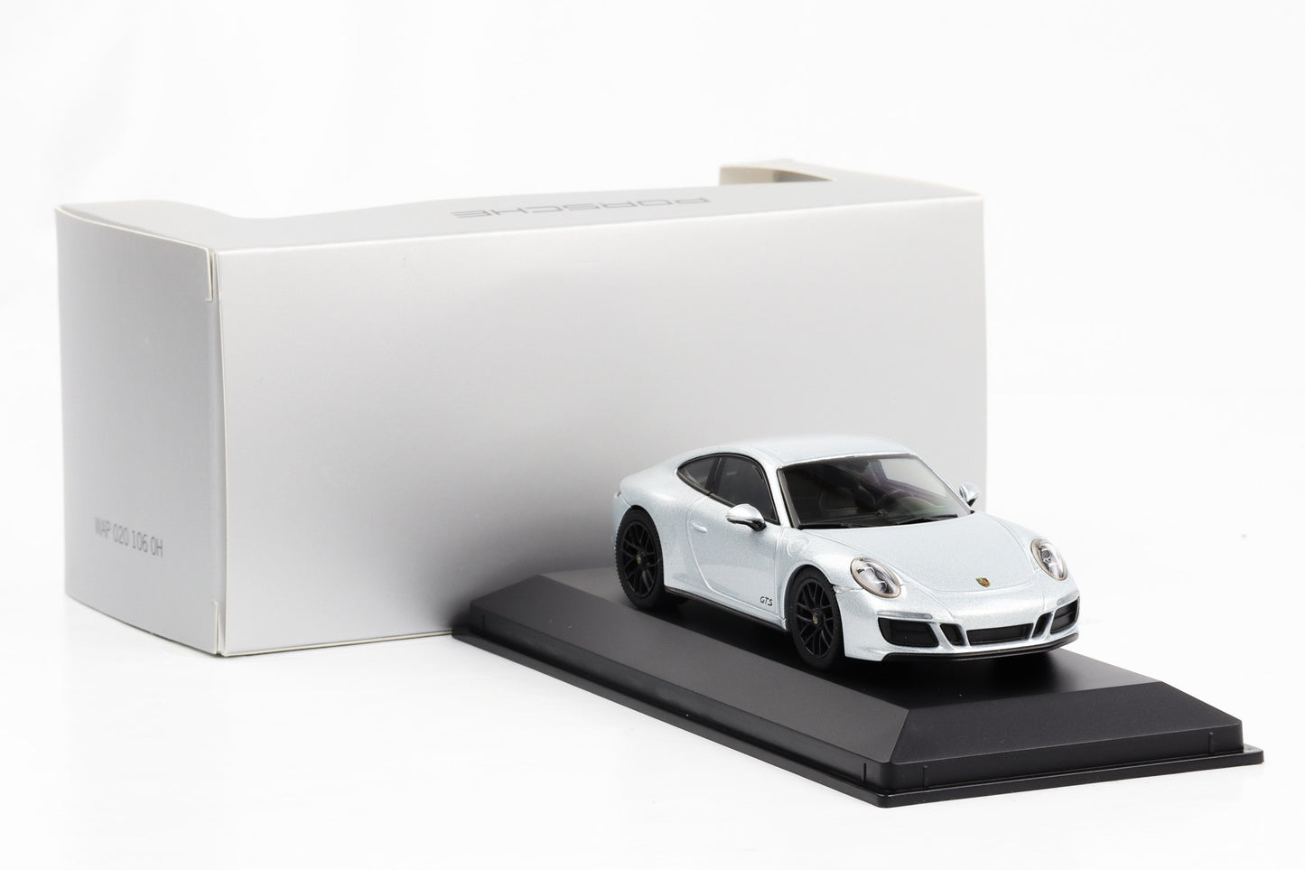 1:43 Porsche 911 991 Carrera 4 GTS rhodium silver Herpa WAP 020 106 0H