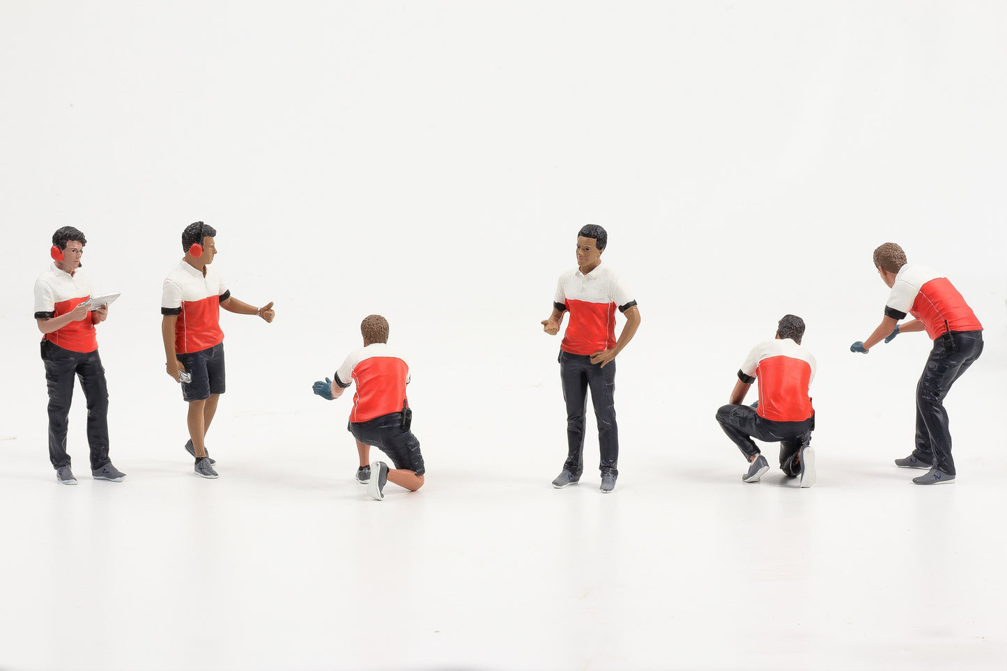 1:18 American Diorama Figur Race Crew Pit Stop BMW Figuren Set ohne Fahrzeug