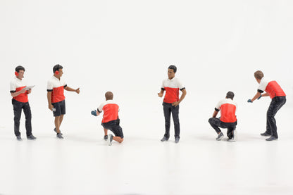 1:18 American Diorama Figur Race Crew Pit Stop BMW Figuren Set ohne Fahrzeug