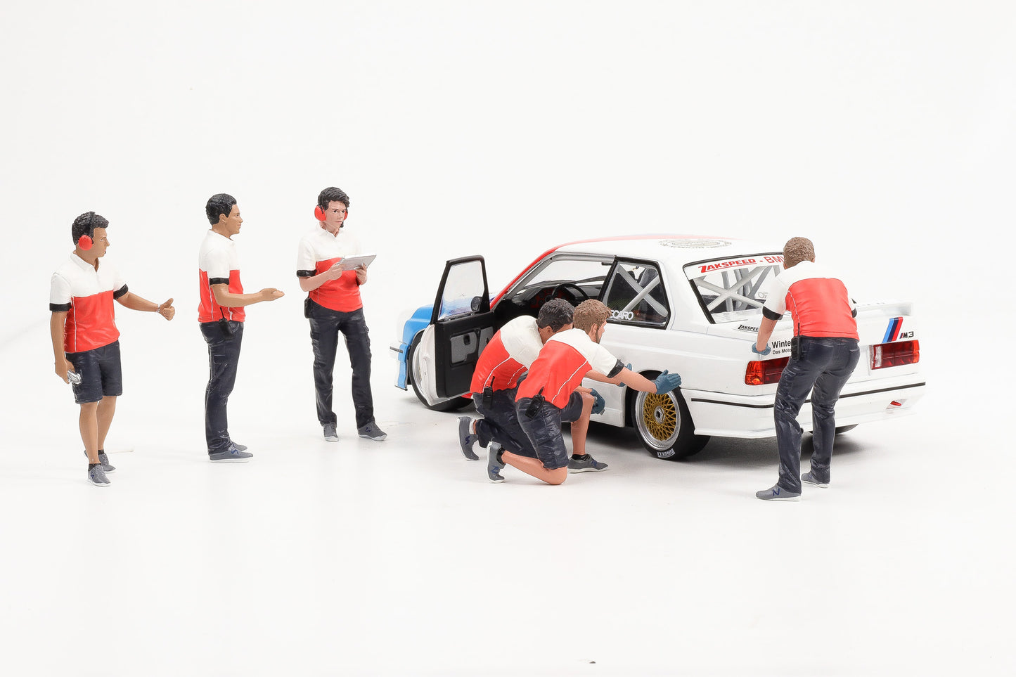 1:18 American Diorama Figur Race Crew Pit Stop BMW Figuren Set ohne Fahrzeug