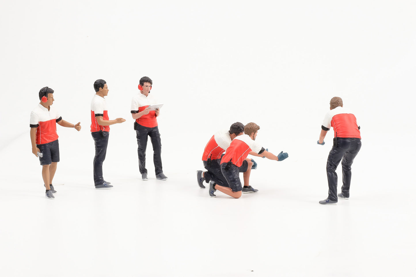 1:18 American Diorama Figur Race Crew Pit Stop BMW Figuren Set ohne Fahrzeug