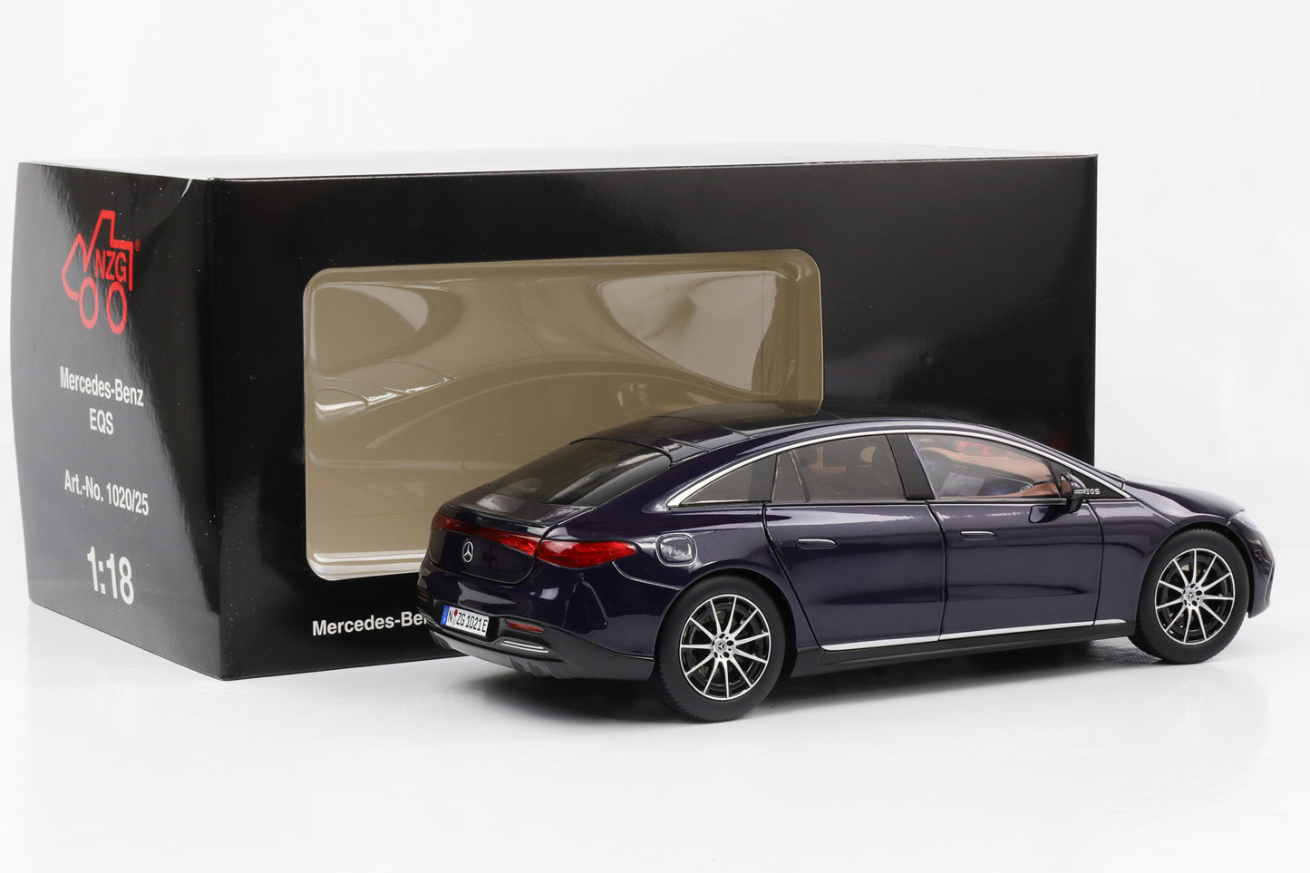 1:18 Mercedes-Benz EQS V297 nautikblau 2021 NZG opening parts