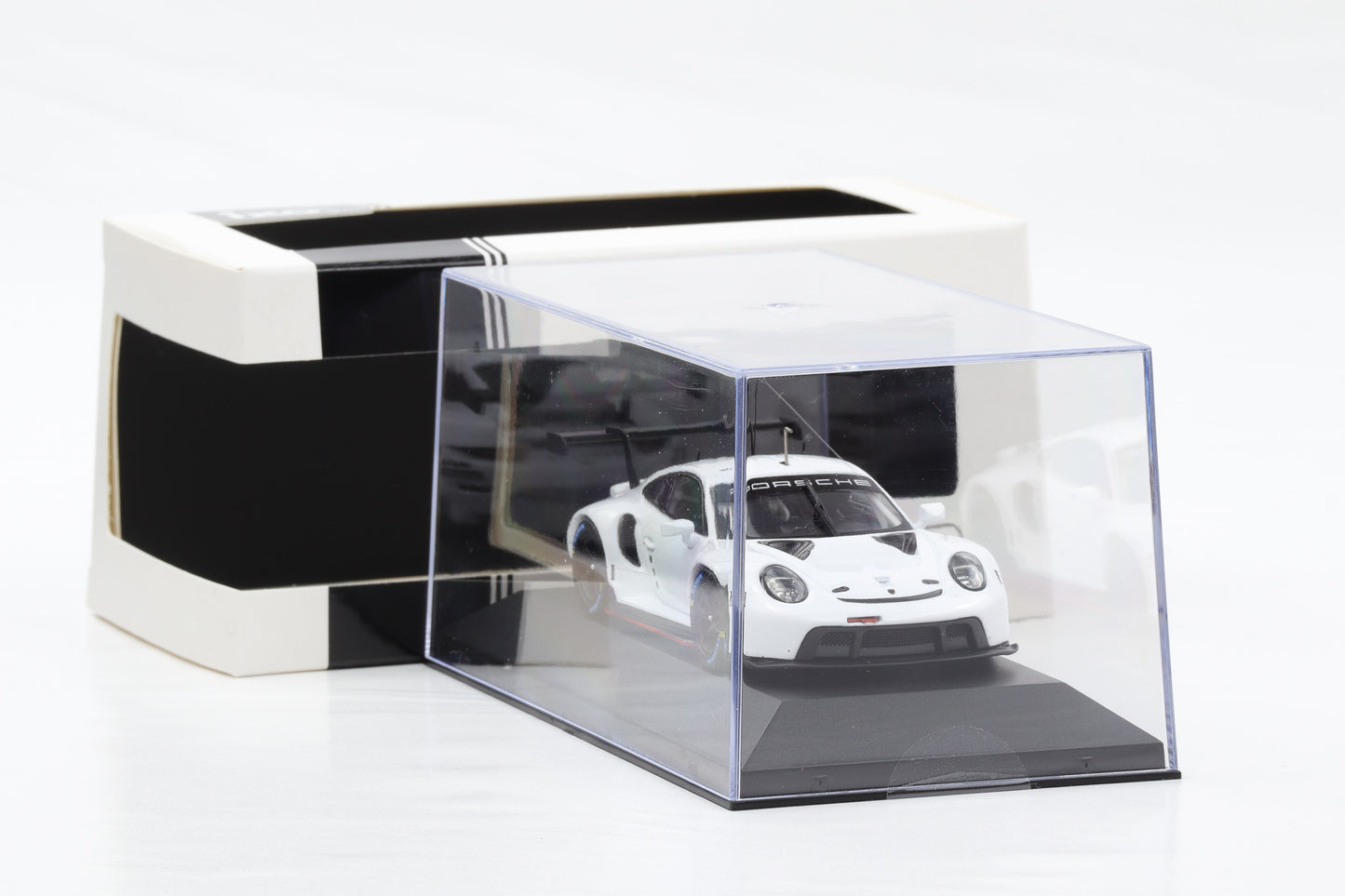 1:43 Porsche 911 992 RSR Plain Body Version 2022 weiss IXO LEGT43-23011