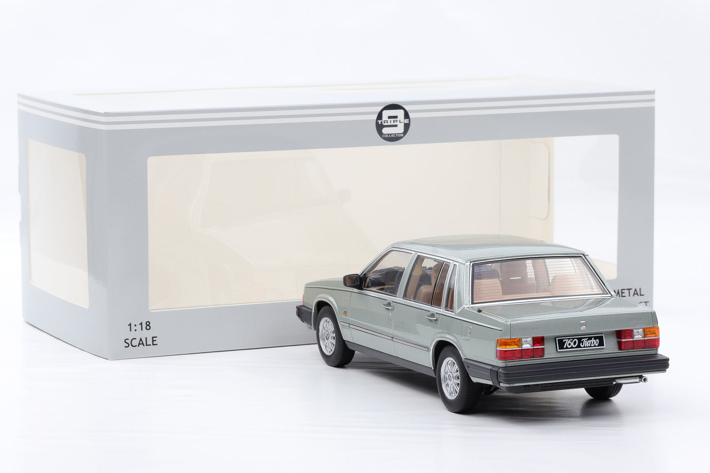 1:18 Triple9 Volvo 760 turbo 1985 light green metallic 1800531