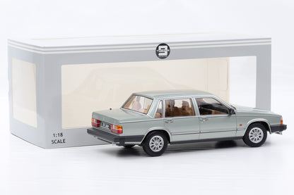 1:18 Triple9 Volvo 760 turbo 1985 light green metallic 1800531