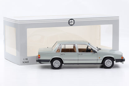 1:18 Triple9 Volvo 760 turbo 1985 light green metallic 1800531