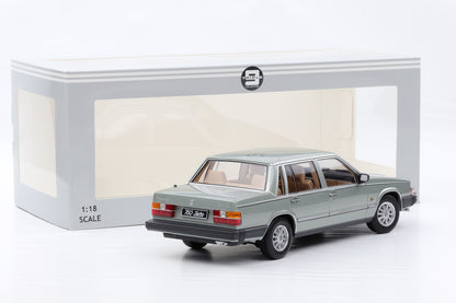 1:18 Triple9 Volvo 760 turbo 1985 light green metallic 1800531