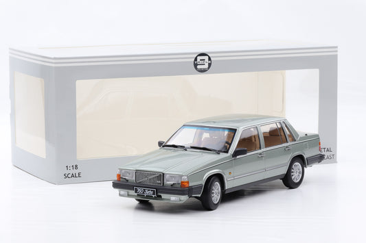 1:18 Triple9 Volvo 760 turbo 1985 light green metallic 1800531