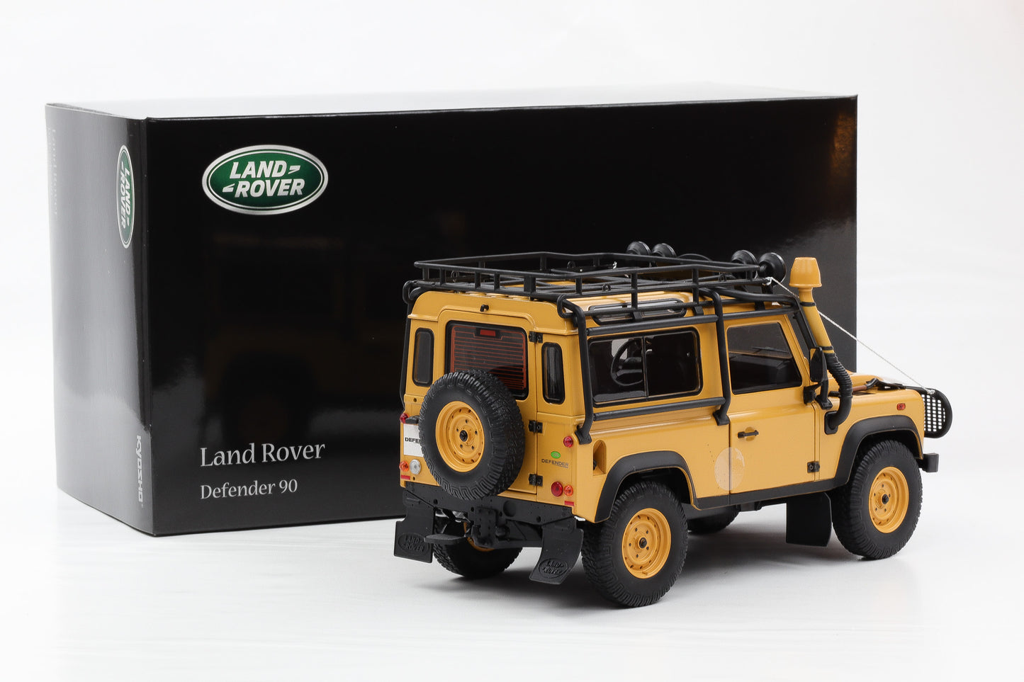 1:18 Kyosho Land Rover Defender 90 gelb mit Zubehör / ohne Camel 08901CT