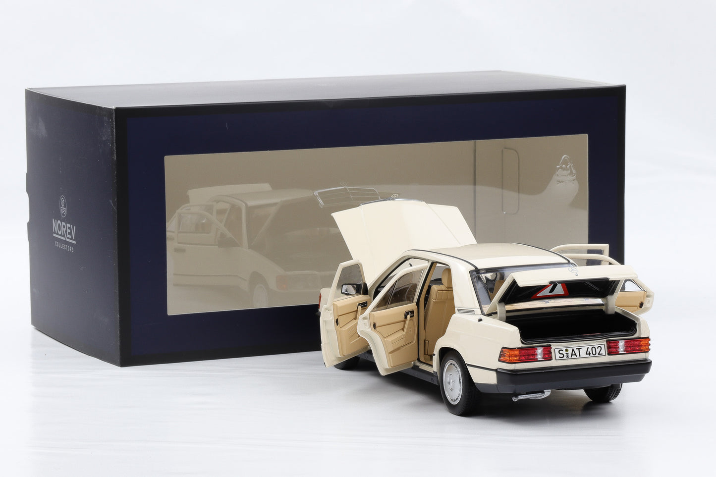 1:18 Norev Mercedes-Benz 190E W201 Beige 1984 183829 limited 200 pcs