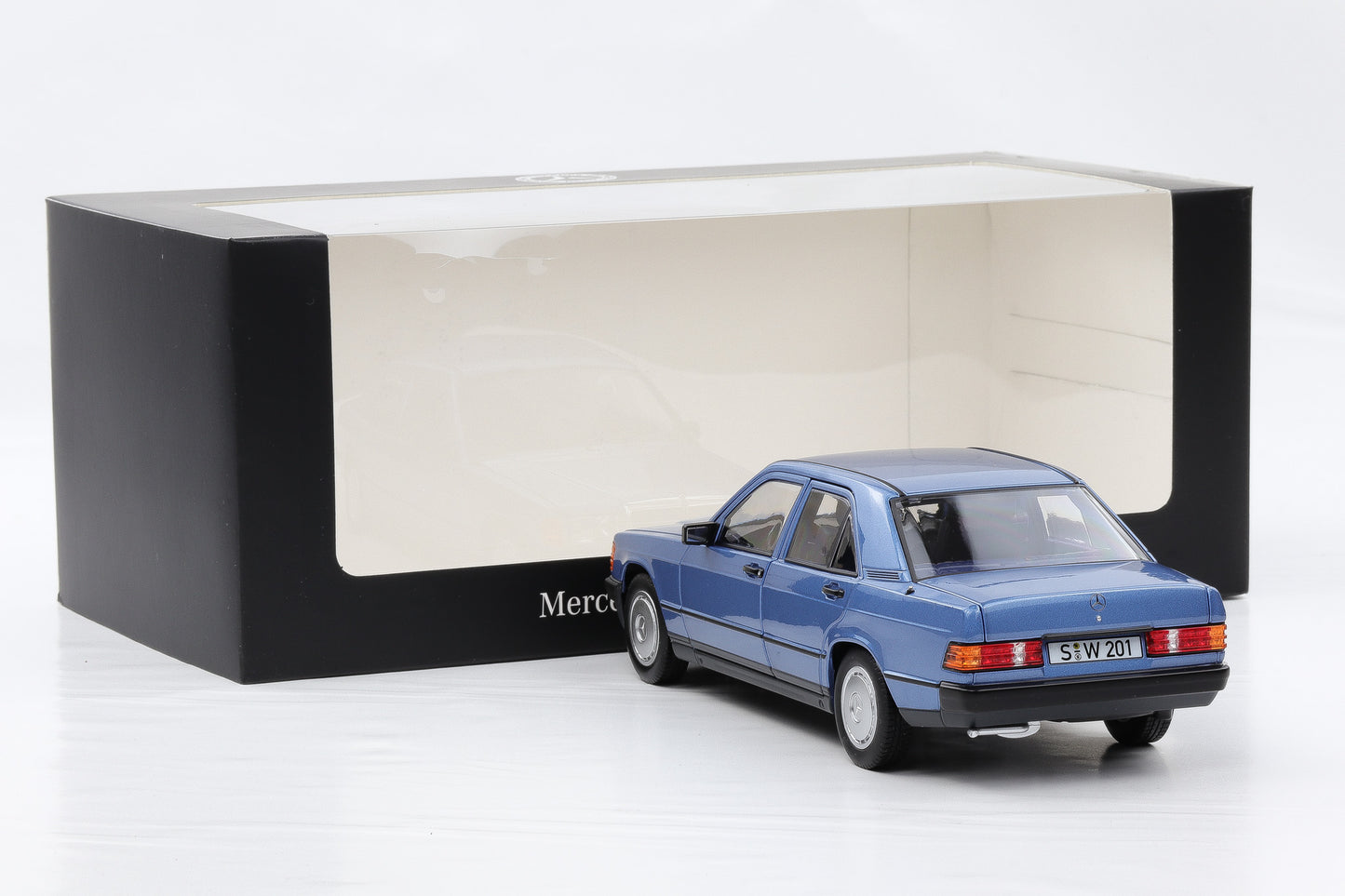 1:18 Norev Mercedes-Benz 190E W201 diamond blue 1984 Dealer B66040661