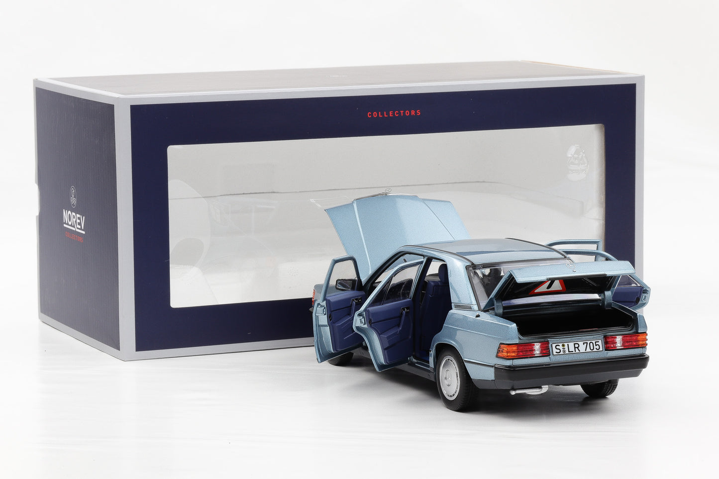 1:18 Norev Mercedes-Benz 190E W201 light Blue metallic 1984 183828