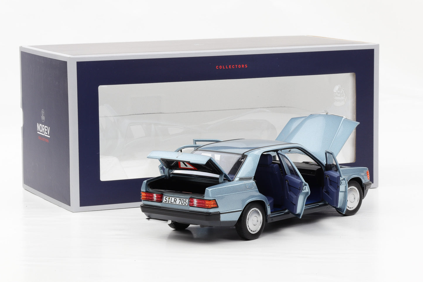 1:18 Norev Mercedes-Benz 190E W201 light Blue metallic 1984 183828