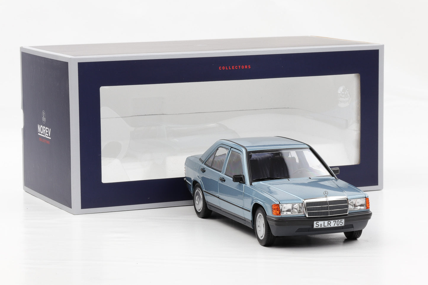 1:18 Norev Mercedes-Benz 190E W201 light Blue metallic 1984 183828