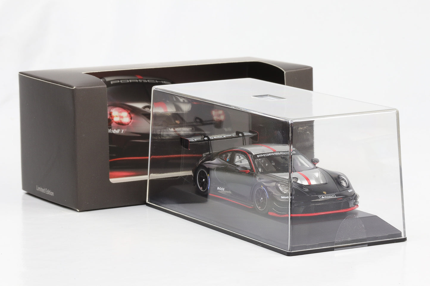 1:43 Porsche 911 992 GT3 R schwarz Spark limited WAP0202730RGT3