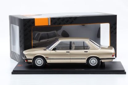 1:18 IXO BMW 5er Reihe 520i E28 Limousine 1987 gold metallic 18CMC184