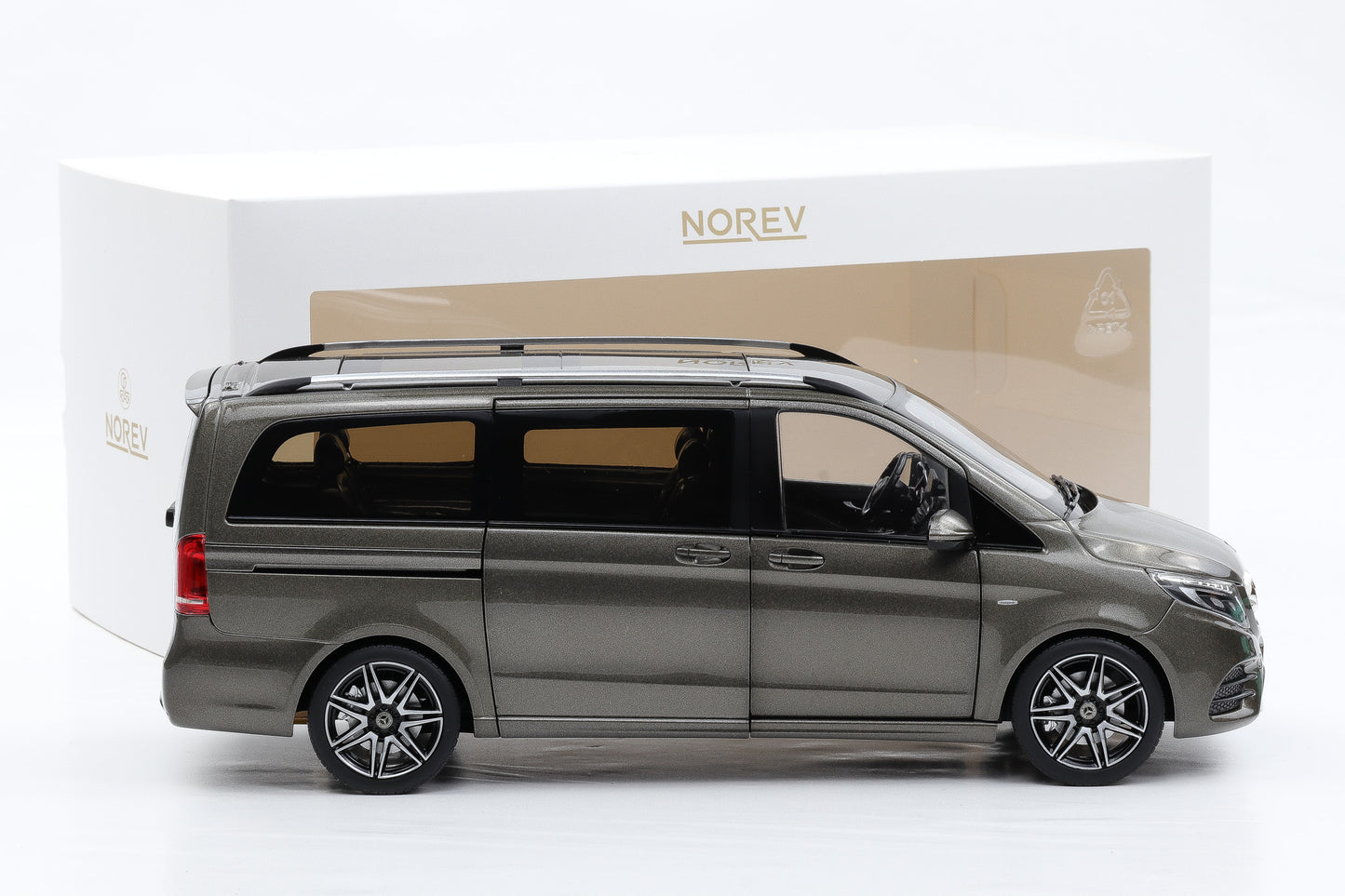 1:18 Norev Mercedes-Benz V-Class AMG-Line VAN iridium grey metallic 2018