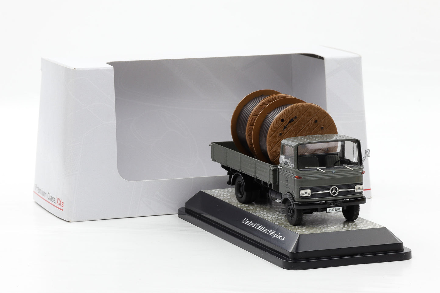1:43 Premium Classixxs Mercedes-Benz LP608 LKW Fernmeldedienst #12507