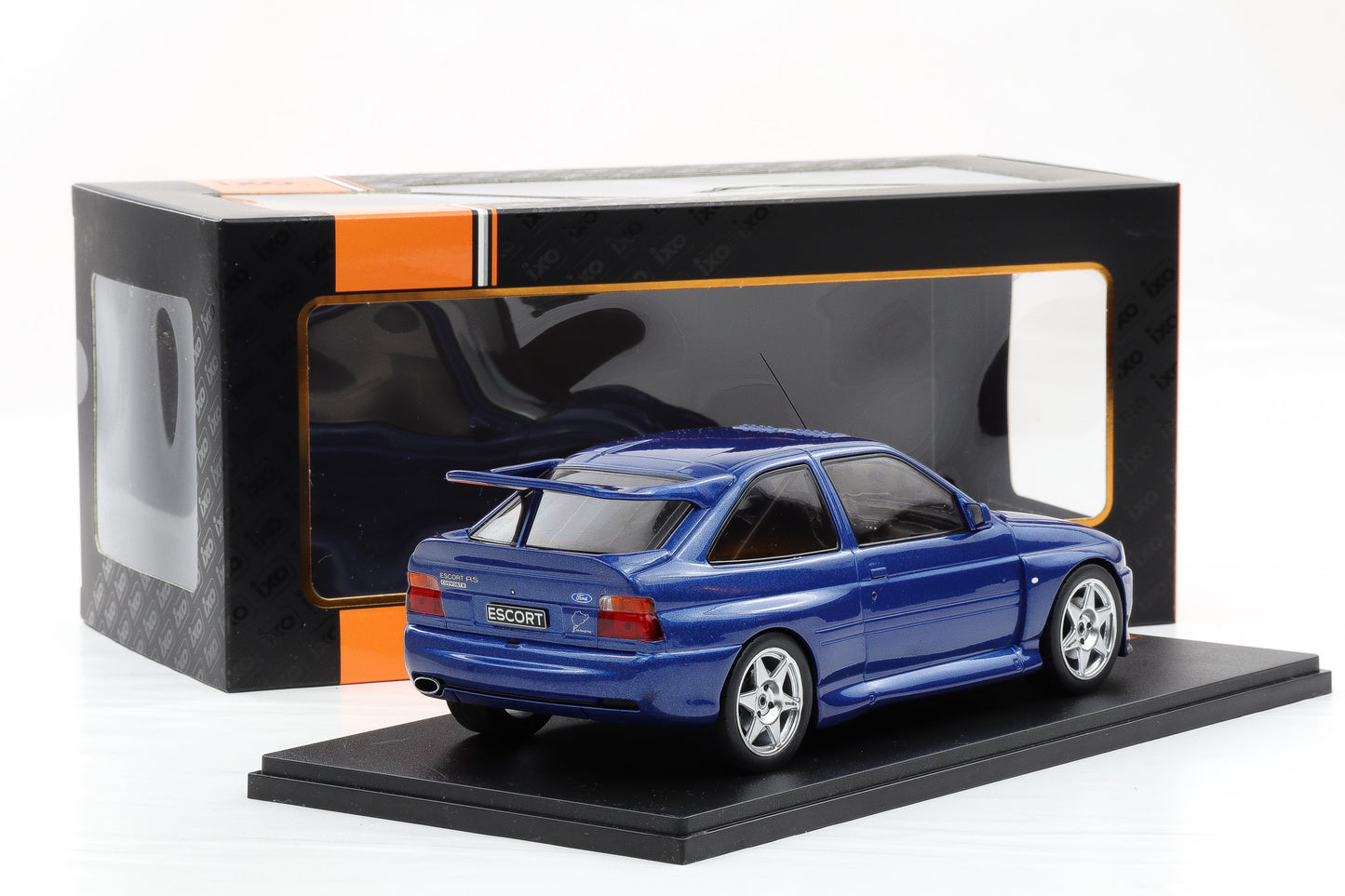 1:18 IXO Ford Escort RS Cosworth 1996 Ready to race blau metallic 18CMC184