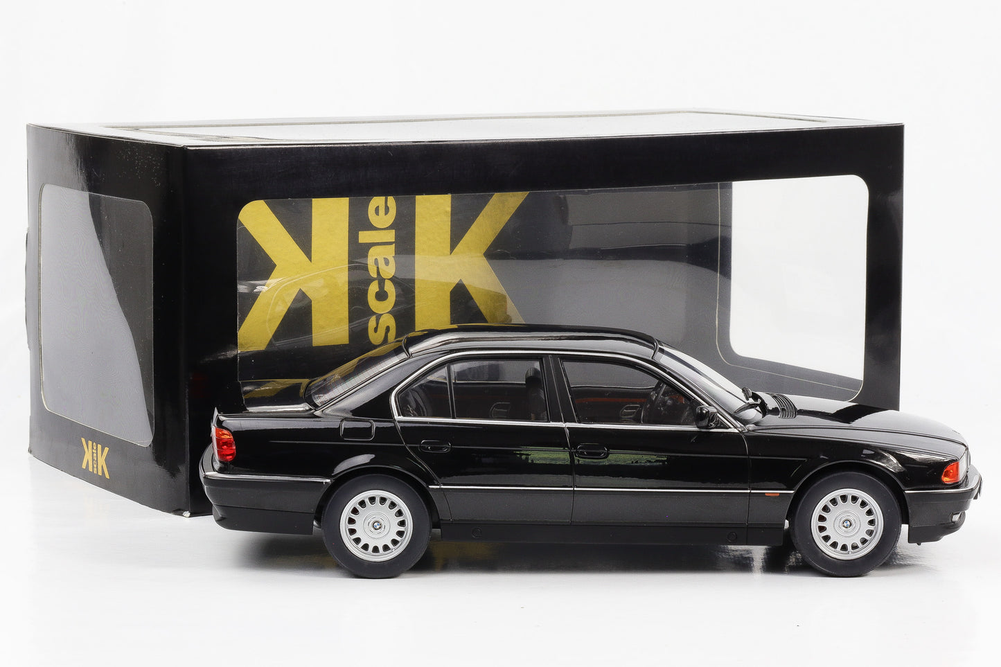 1:18 kk Scale BMW 740i E38 Serie 1 1994 schwarz metallic Moviecar Bang Boom Bang