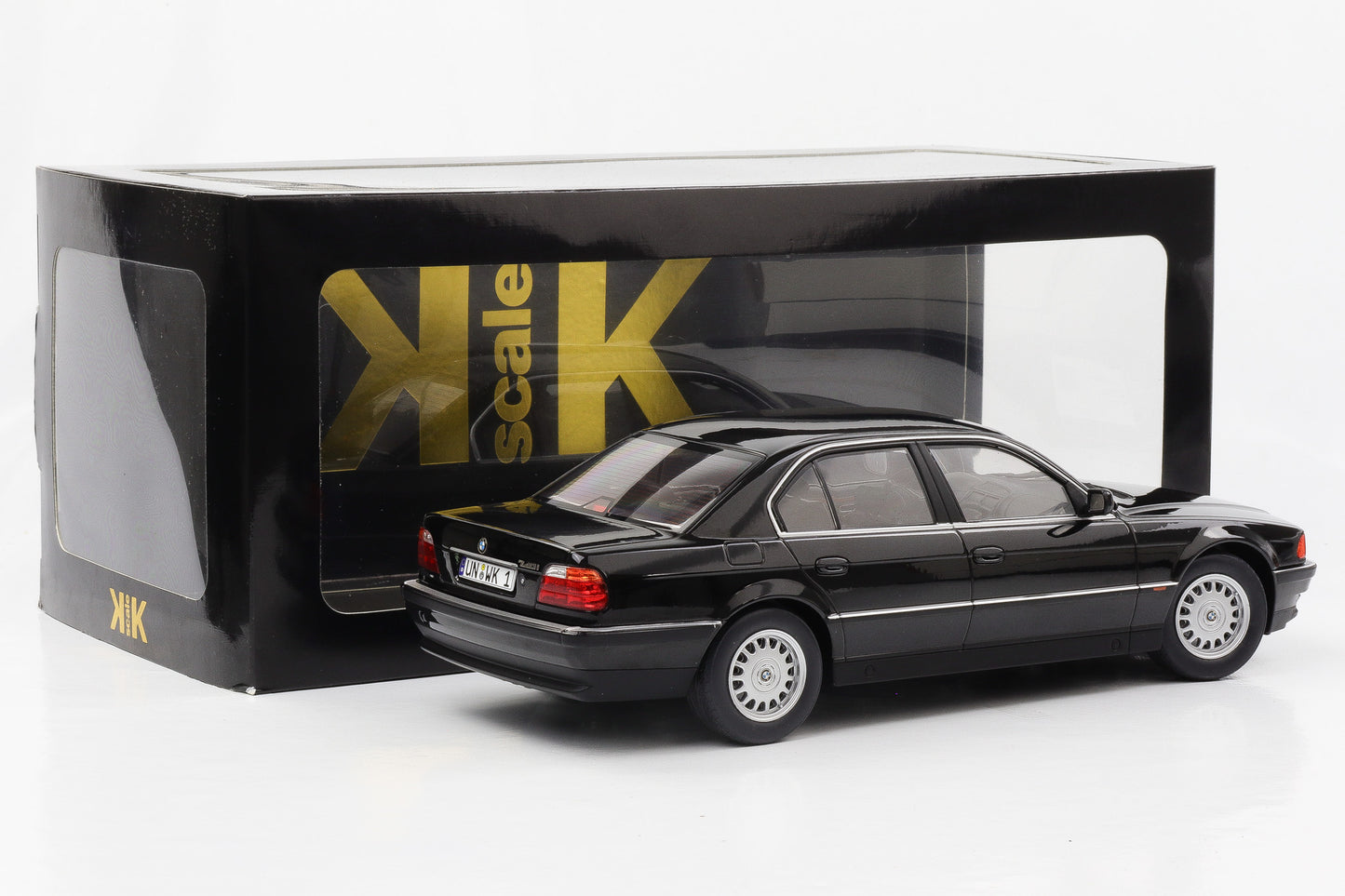 1:18 kk Scale BMW 740i E38 Serie 1 1994 schwarz metallic Moviecar Bang Boom Bang