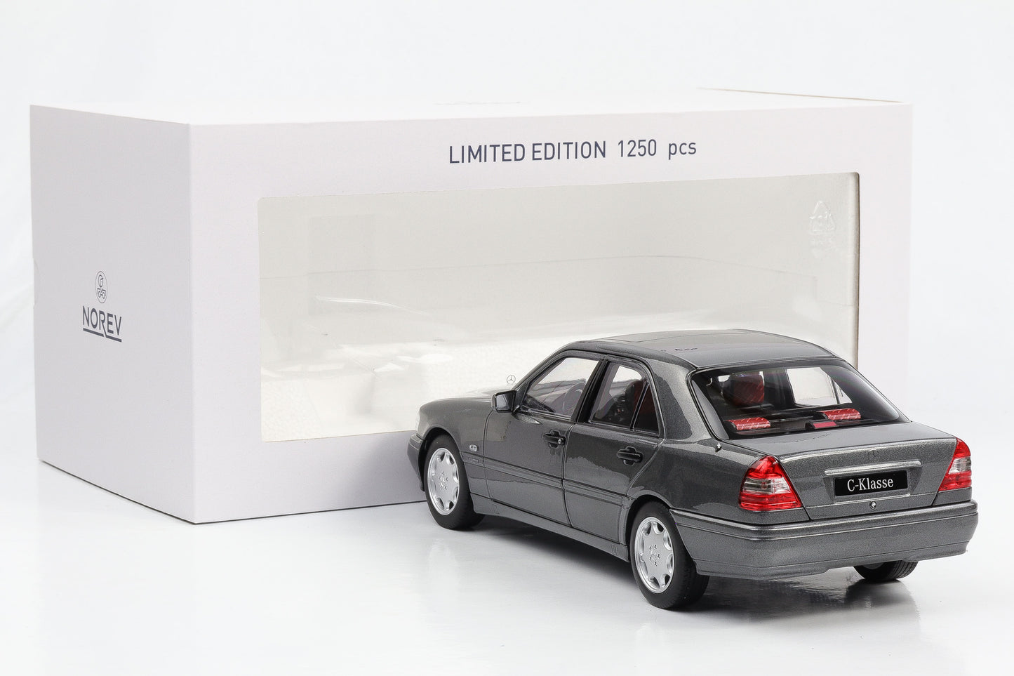 1:18 Norev Mercedes-Benz C 200 W202 MOPF Limousine 1997 grau metallic