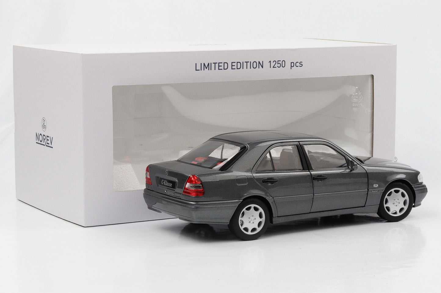 1:18 Norev Mercedes-Benz C 200 W202 MOPF Limousine 1997 grau metallic