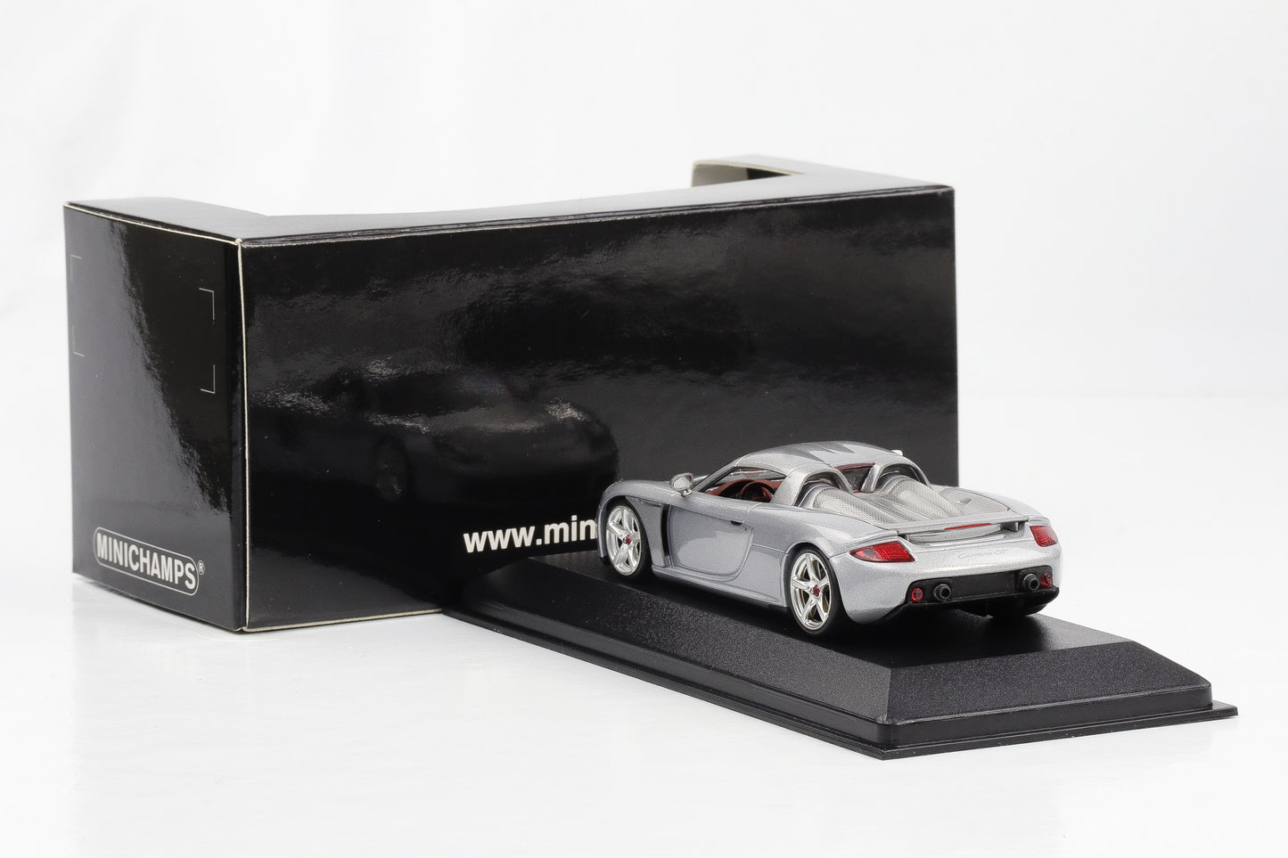 1:43 Carrera GT 2003 closed roof silver Minichamps diecast